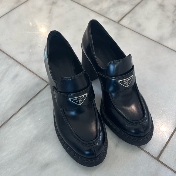 Prada Black Leather Loafers-Authentic - Picture 1 of 7